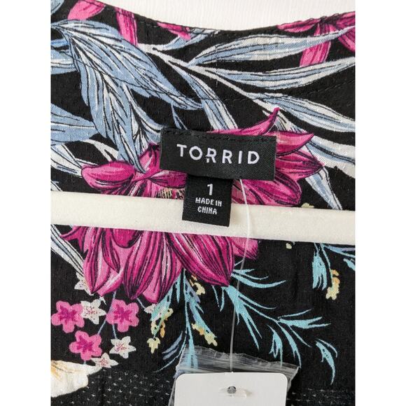 Torrid Womens Black Pink Floral Babydoll Top Flutter Sleeves Side Ties Size 1X - Picture 4 of 8